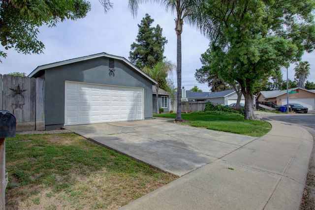 3121 Kounias Dr, Modesto, CA 95354