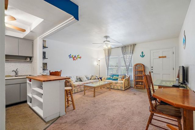 680 71ST AVENUE 11, St Pete Beach, FL 33706