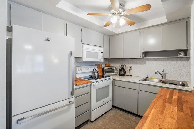 680 71ST AVENUE 11, St Pete Beach, FL 33706