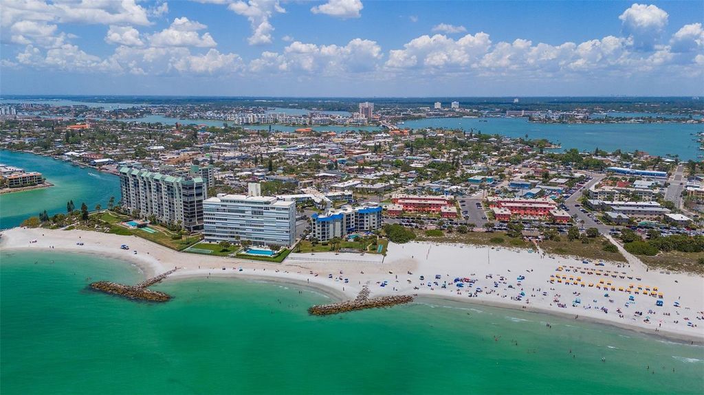680 71ST AVENUE 11, St Pete Beach, FL 33706