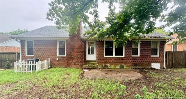 204 Fair Oaks Drive, Fayetteville, NC 28311