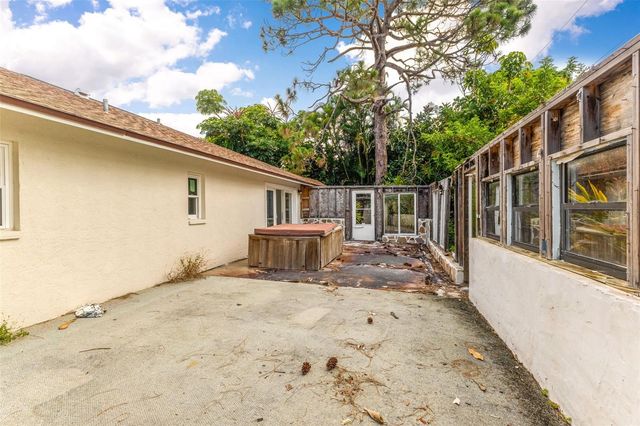 887 LEEWARD ROAD, Venice, FL 34293