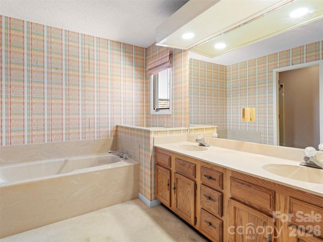 110 Clubwood Court, Asheville, NC 28803