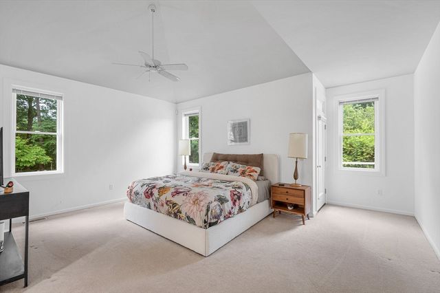 43 Juniper Wood Dr, Haverhill, MA 01832