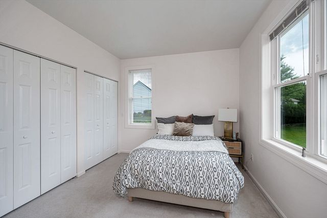 43 Juniper Wood Dr, Haverhill, MA 01832