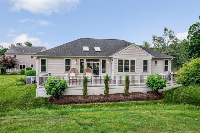 43 Juniper Wood Dr, Haverhill, MA 01832
