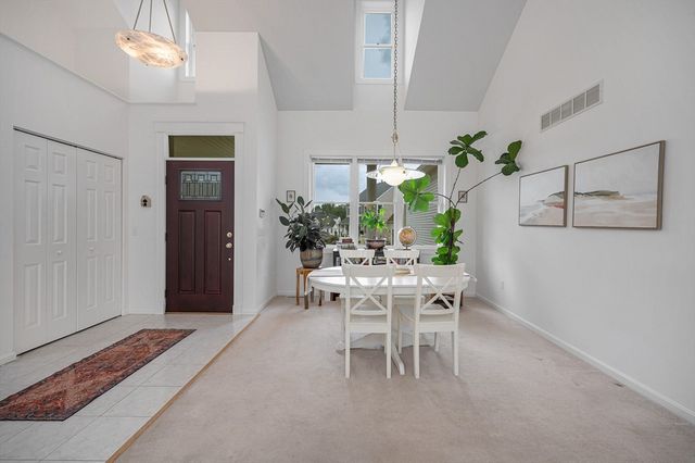 43 Juniper Wood Dr, Haverhill, MA 01832