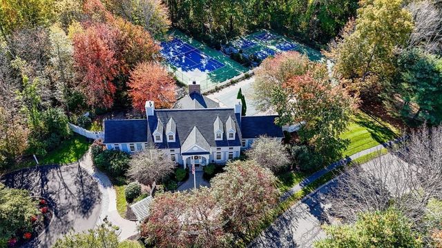 43 Juniper Wood Dr, Haverhill, MA 01832