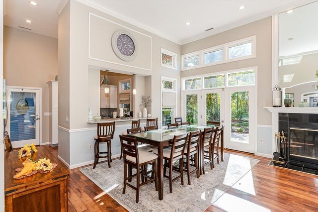43 Juniper Wood Dr, Haverhill, MA 01832