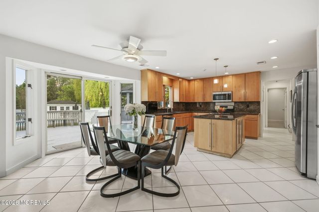 5 Emmons Court, Marlboro, NJ 07746