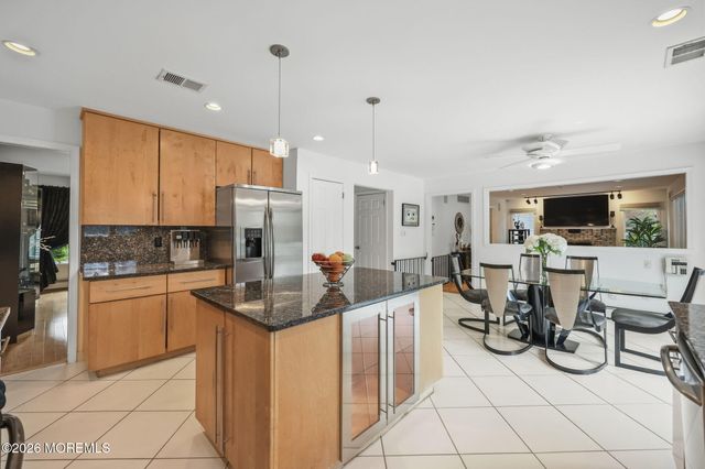 5 Emmons Court, Marlboro, NJ 07746