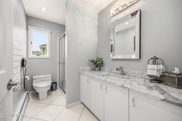 5 Emmons Court, Marlboro, NJ 07746