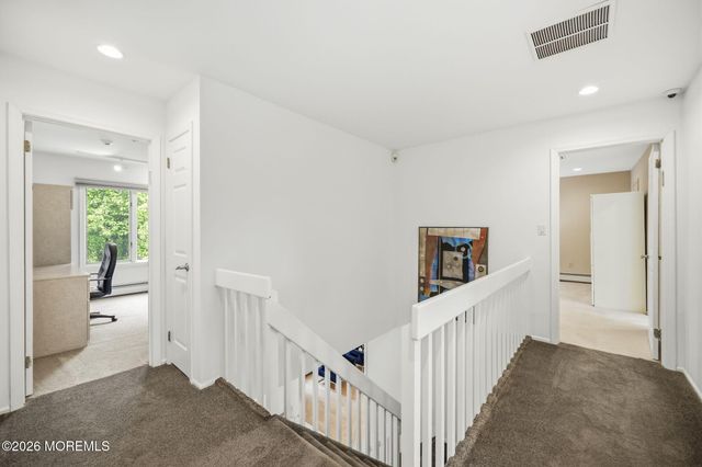 5 Emmons Court, Marlboro, NJ 07746