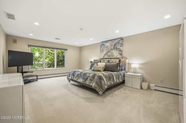 5 Emmons Court, Marlboro, NJ 07746