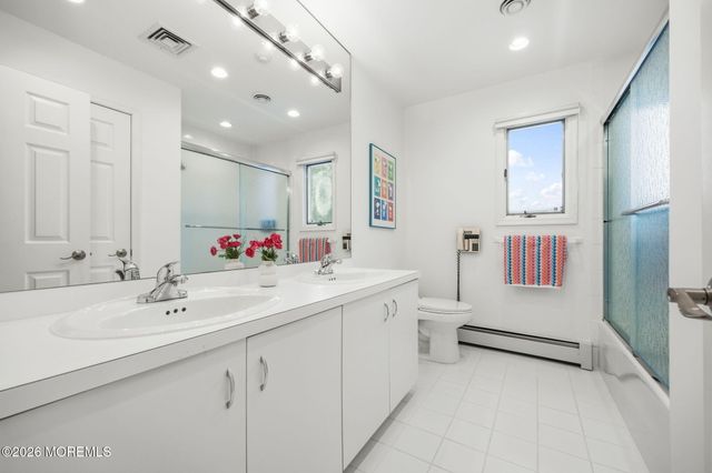 5 Emmons Court, Marlboro, NJ 07746