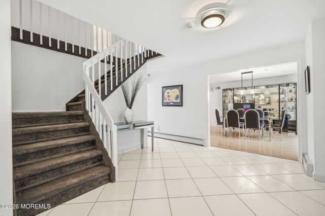 5 Emmons Court, Marlboro, NJ 07746