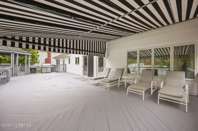 5 Emmons Court, Marlboro, NJ 07746