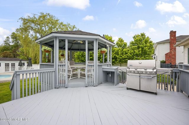 5 Emmons Court, Marlboro, NJ 07746