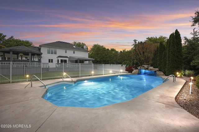 5 Emmons Court, Marlboro, NJ 07746