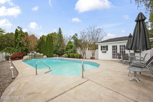 5 Emmons Court, Marlboro, NJ 07746