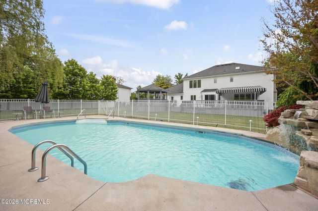 5 Emmons Court, Marlboro, NJ 07746