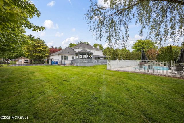 5 Emmons Court, Marlboro, NJ 07746