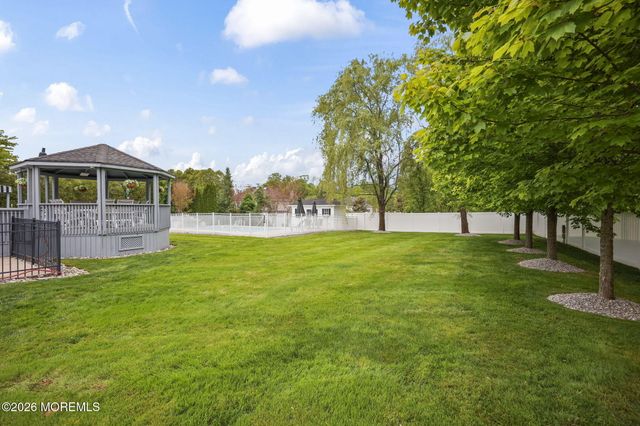 5 Emmons Court, Marlboro, NJ 07746