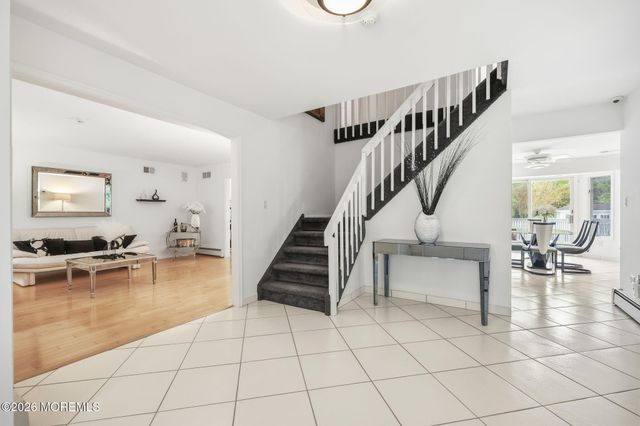 5 Emmons Court, Marlboro, NJ 07746