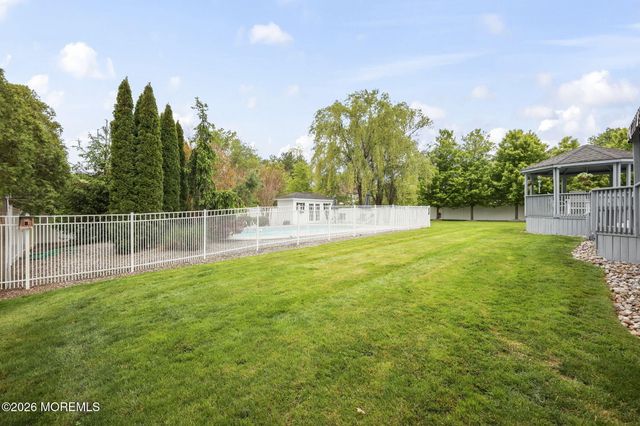 5 Emmons Court, Marlboro, NJ 07746