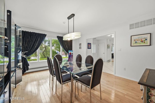 5 Emmons Court, Marlboro, NJ 07746