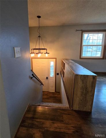 4708 Snow White Terrace, Alton, IL 62002