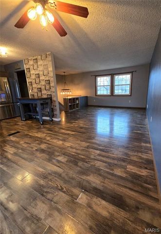 4708 Snow White Terrace, Alton, IL 62002