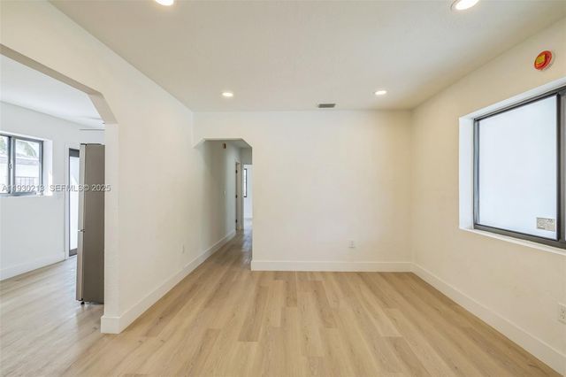 9055 NW 33rd Ave Rd, Miami, FL 33147