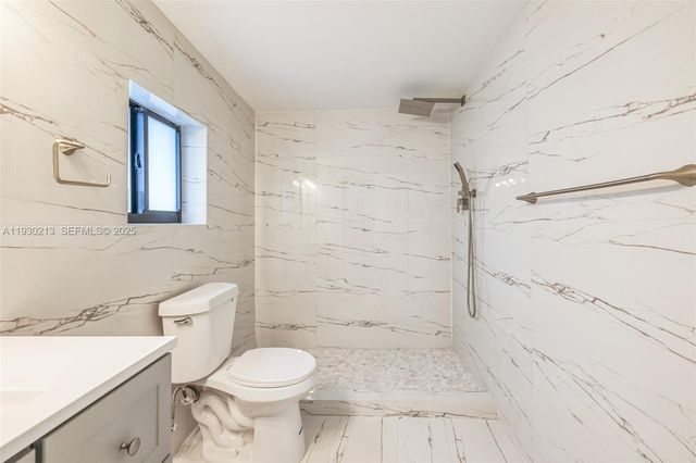 9055 NW 33rd Ave Rd, Miami, FL 33147