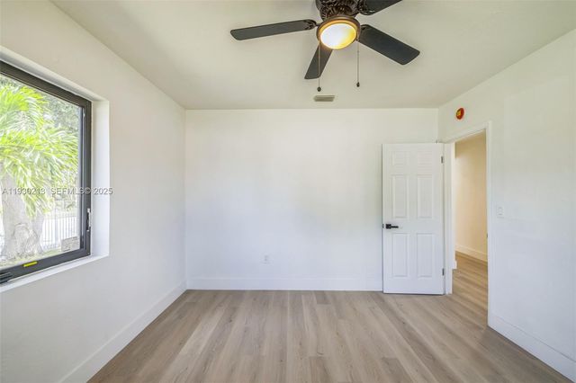 9055 NW 33rd Ave Rd, Miami, FL 33147