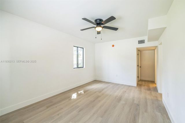 9055 NW 33rd Ave Rd, Miami, FL 33147