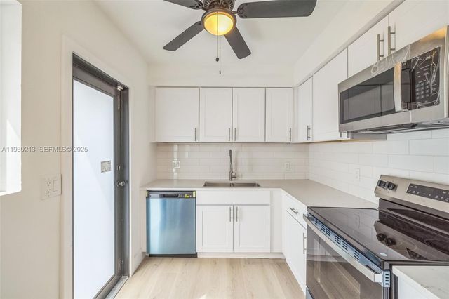 9055 NW 33rd Ave Rd, Miami, FL 33147