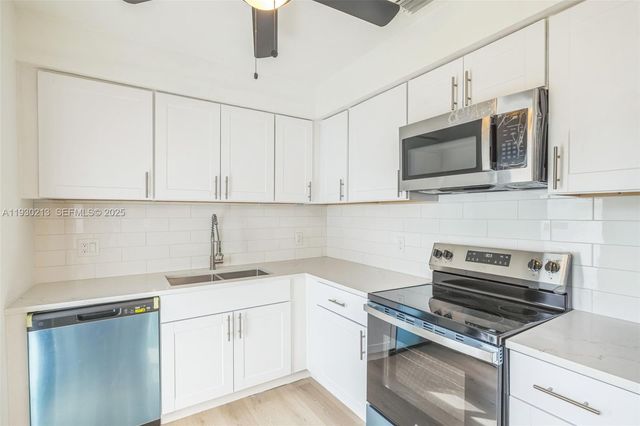 9055 NW 33rd Ave Rd, Miami, FL 33147