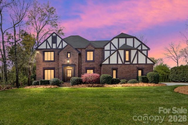 10149 Foxhall Drive, Charlotte, NC 28210