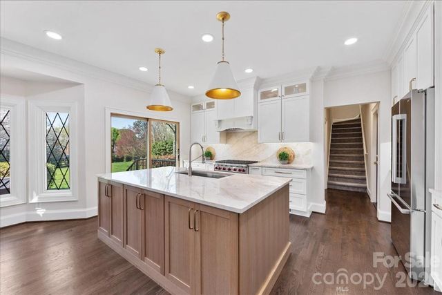 10149 Foxhall Drive, Charlotte, NC 28210