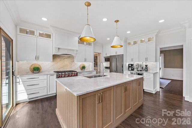 10149 Foxhall Drive, Charlotte, NC 28210