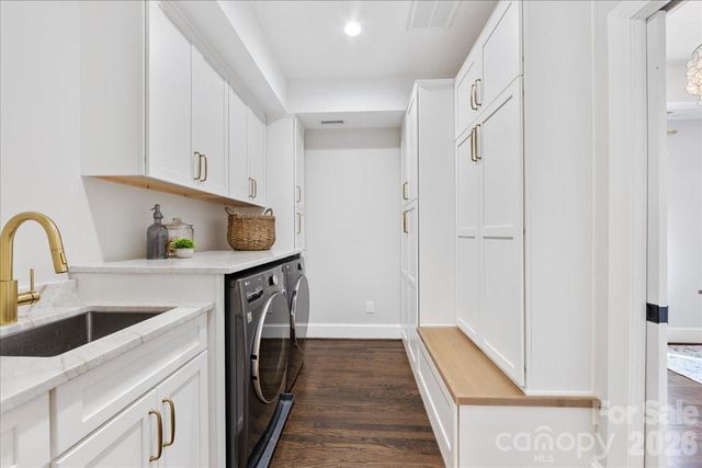 10149 Foxhall Drive, Charlotte, NC 28210