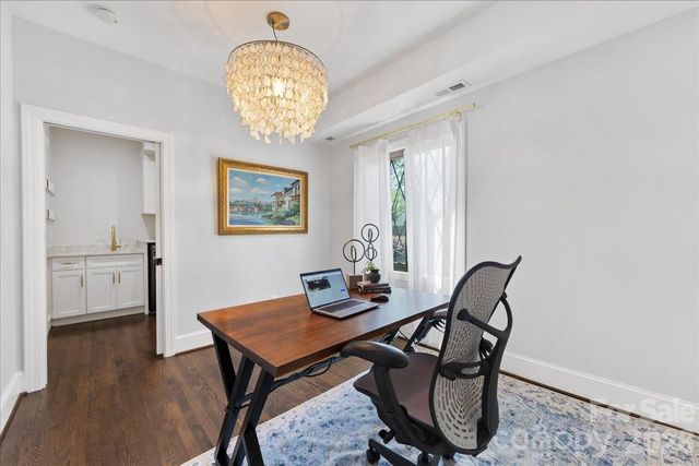 10149 Foxhall Drive, Charlotte, NC 28210