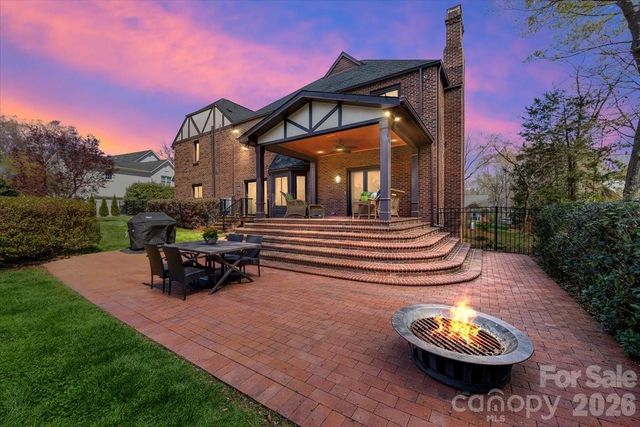 10149 Foxhall Drive, Charlotte, NC 28210