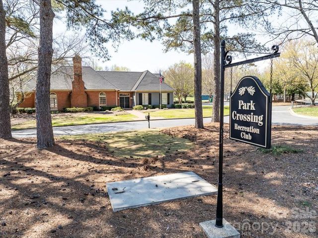 10149 Foxhall Drive, Charlotte, NC 28210