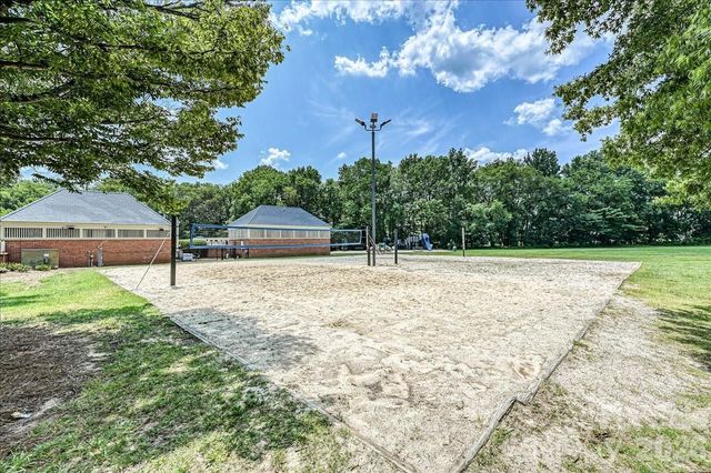 10149 Foxhall Drive, Charlotte, NC 28210