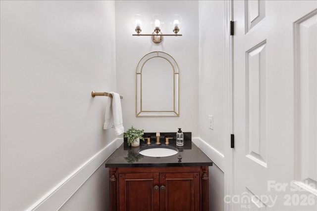 10149 Foxhall Drive, Charlotte, NC 28210