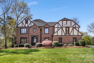10149 Foxhall Drive, Charlotte, NC 28210
