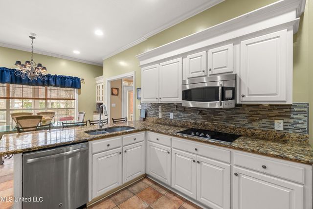 92 Highpointe Drive, Hattiesburg, MS 39402