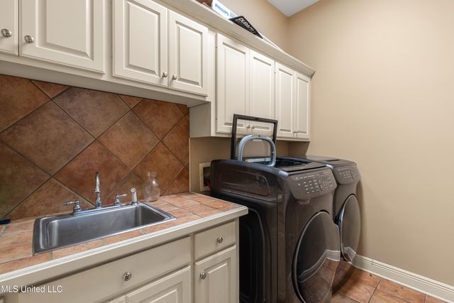 92 Highpointe Drive, Hattiesburg, MS 39402